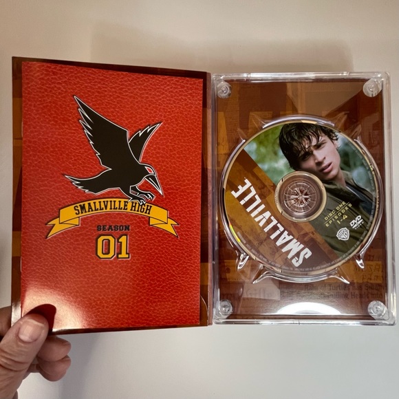 Smallville - Season 1 - DVD, 6-Disc Set - Picture 4 of 9
